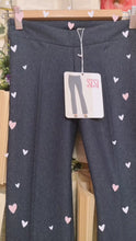 Carica e avvia il video nel visualizzatore di galleria, Leggings pantalone svasato SISI in blu jeans o nero melange
